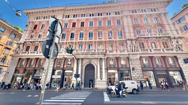 ufficio in vendita a Genova in zona San Vincenzo