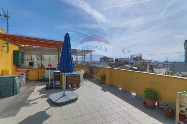 appartamento in vendita a Genova in zona Sottoripa / Maddalena / Molo