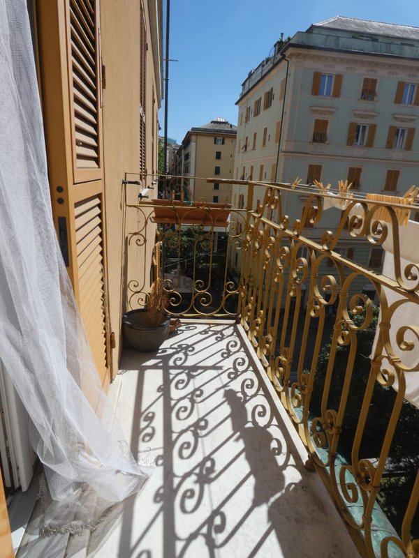 appartamento in vendita a Genova in zona Foce