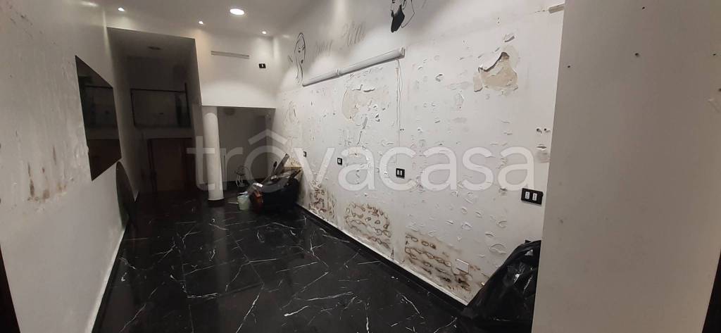 negozio in vendita a Genova in zona Sottoripa / Maddalena / Molo