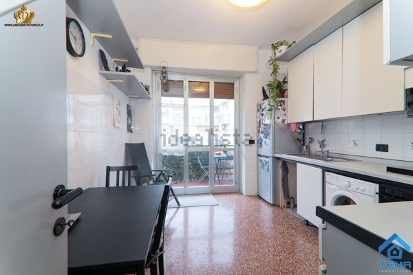 appartamento in vendita a Genova in zona Sestri Ponente