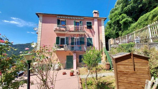 appartamento in vendita a Genova in zona Sottoripa / Maddalena / Molo