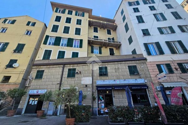 appartamento in vendita a Genova in zona Sottoripa / Maddalena / Molo