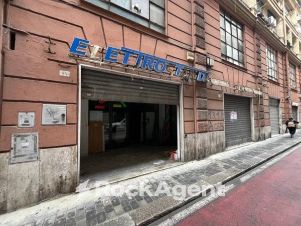 negozio in vendita a Genova in zona Sampierdarena