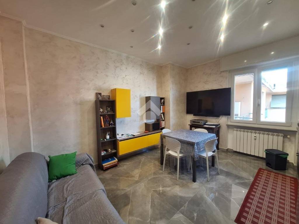 appartamento in vendita a Genova in zona Bolzaneto