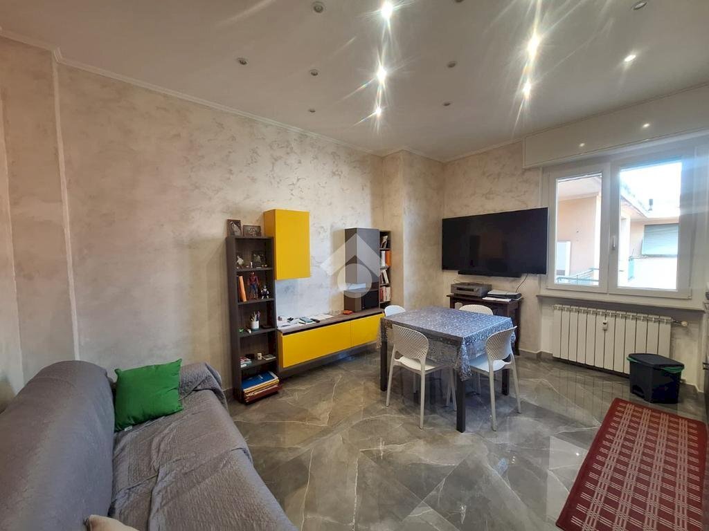 appartamento in vendita a Genova in zona Bolzaneto