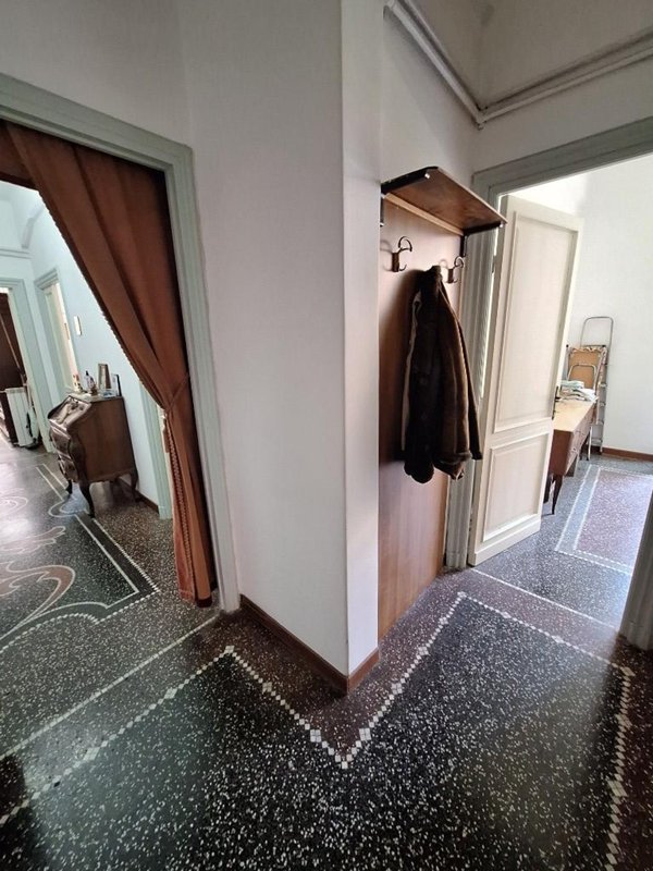 appartamento in vendita a Genova in zona Sestri Ponente