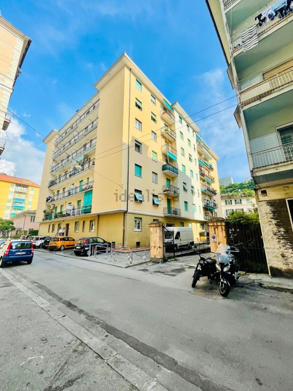 appartamento in vendita a Genova in zona Bolzaneto