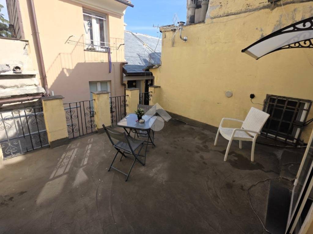 appartamento in vendita a Genova in zona Sottoripa / Maddalena / Molo