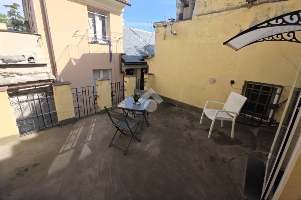 appartamento in vendita a Genova in zona Sottoripa / Maddalena / Molo