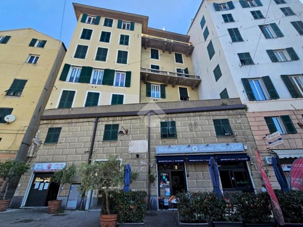 appartamento in vendita a Genova in zona Sottoripa / Maddalena / Molo
