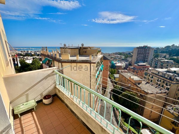 appartamento in vendita a Genova in zona Pegli