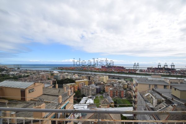 appartamento in vendita a Genova in zona Palmaro / Pra'