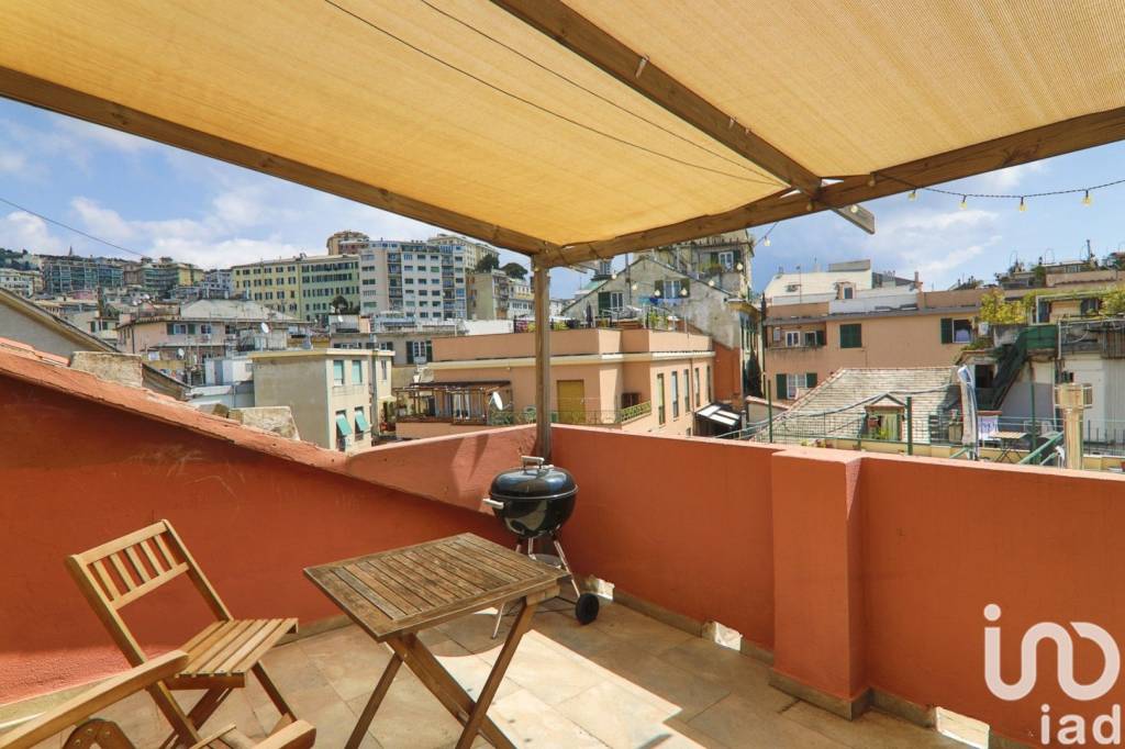 appartamento in vendita a Genova in zona Sottoripa / Maddalena / Molo