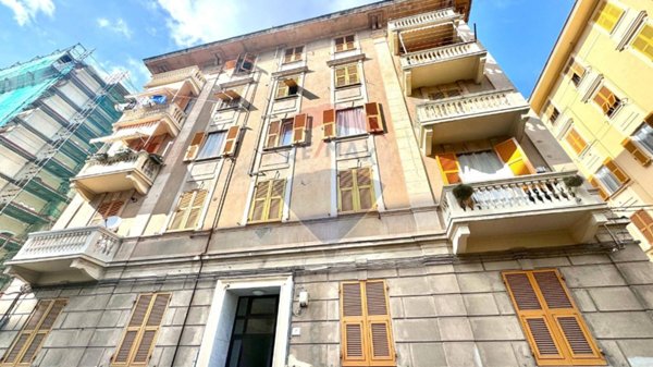 appartamento in vendita a Genova in zona Sestri Ponente