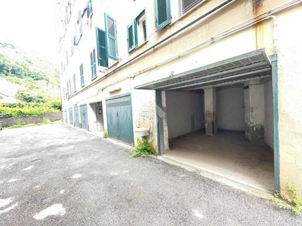 locale di sgombero in vendita a Genova in zona Bolzaneto