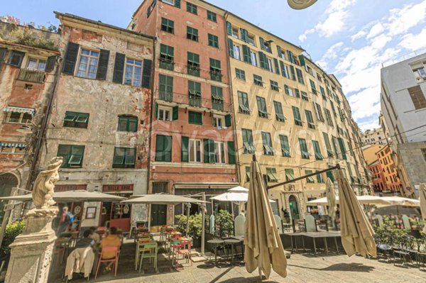 appartamento in vendita a Genova in zona Sottoripa / Maddalena / Molo