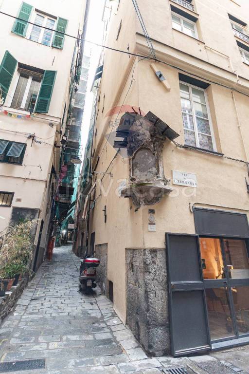 appartamento in vendita a Genova in zona Sottoripa / Maddalena / Molo