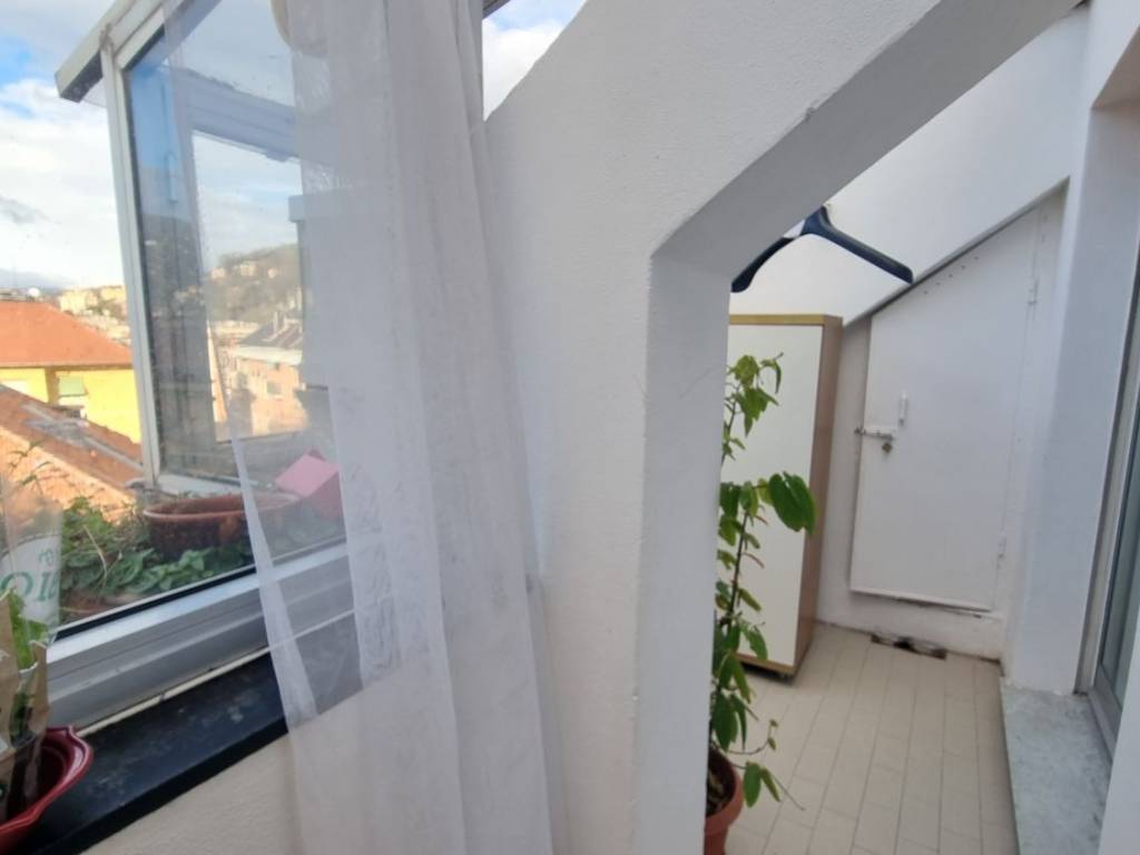 appartamento in vendita a Genova in zona Bolzaneto