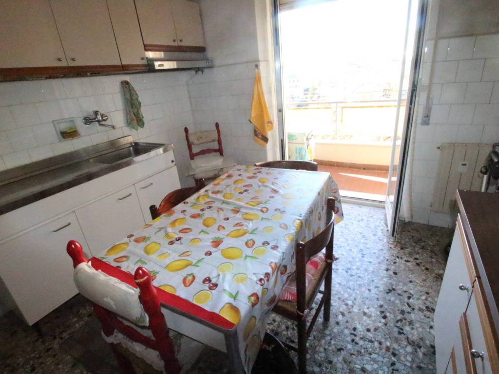 appartamento in vendita a Genova in zona Palmaro / Pra'