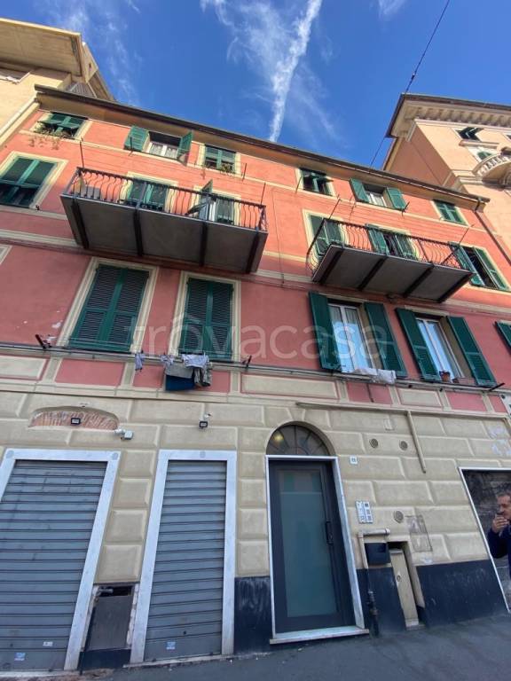 appartamento in vendita a Genova in zona Sampierdarena