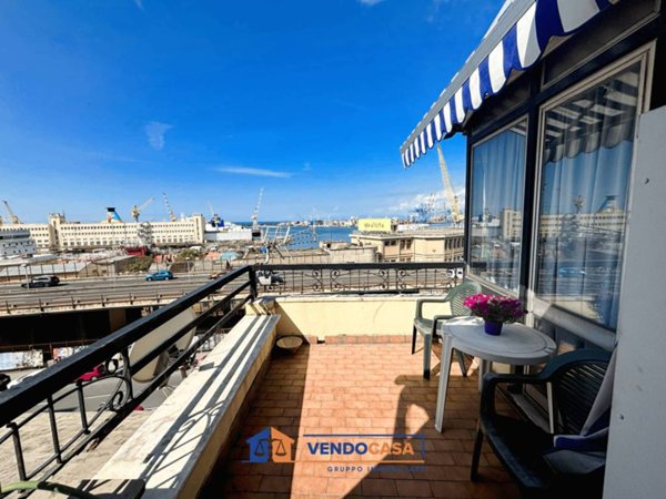 appartamento in vendita a Genova in zona Sottoripa / Maddalena / Molo