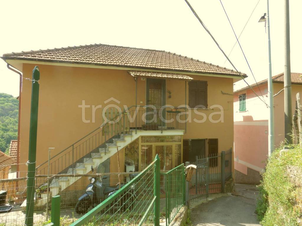 appartamento in vendita a Genova in zona Struppa