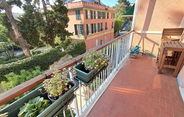 appartamento in vendita a Genova in zona Quarto dei Mille