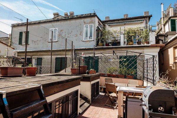appartamento in vendita a Genova in zona Sottoripa / Maddalena / Molo