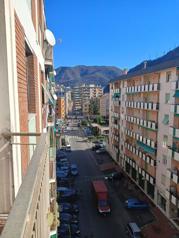 appartamento in vendita a Genova in zona Molassana