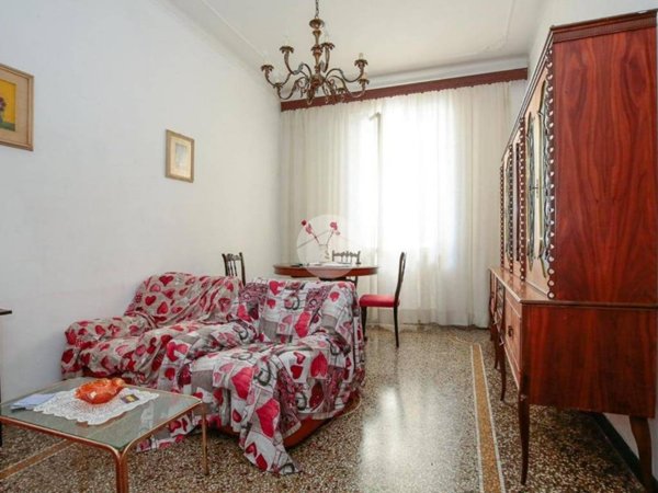 appartamento in vendita a Genova in zona Castelletto