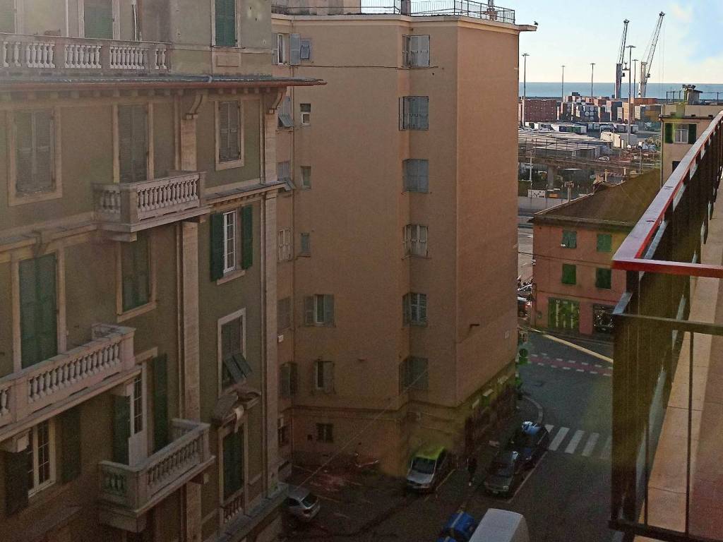 appartamento in vendita a Genova in zona Sampierdarena