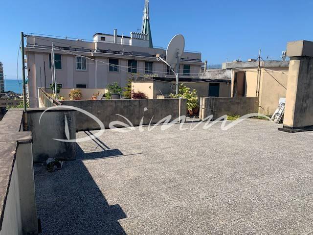 appartamento in vendita a Genova in zona Foce