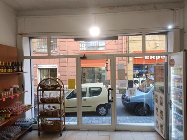 negozio in vendita a Genova in zona Sampierdarena
