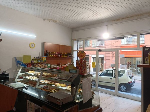 negozio in vendita a Genova in zona Sampierdarena