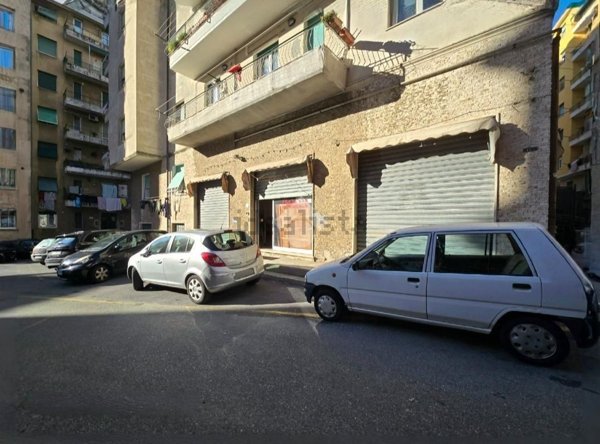 appartamento in vendita a Genova in zona Palmaro / Pra'