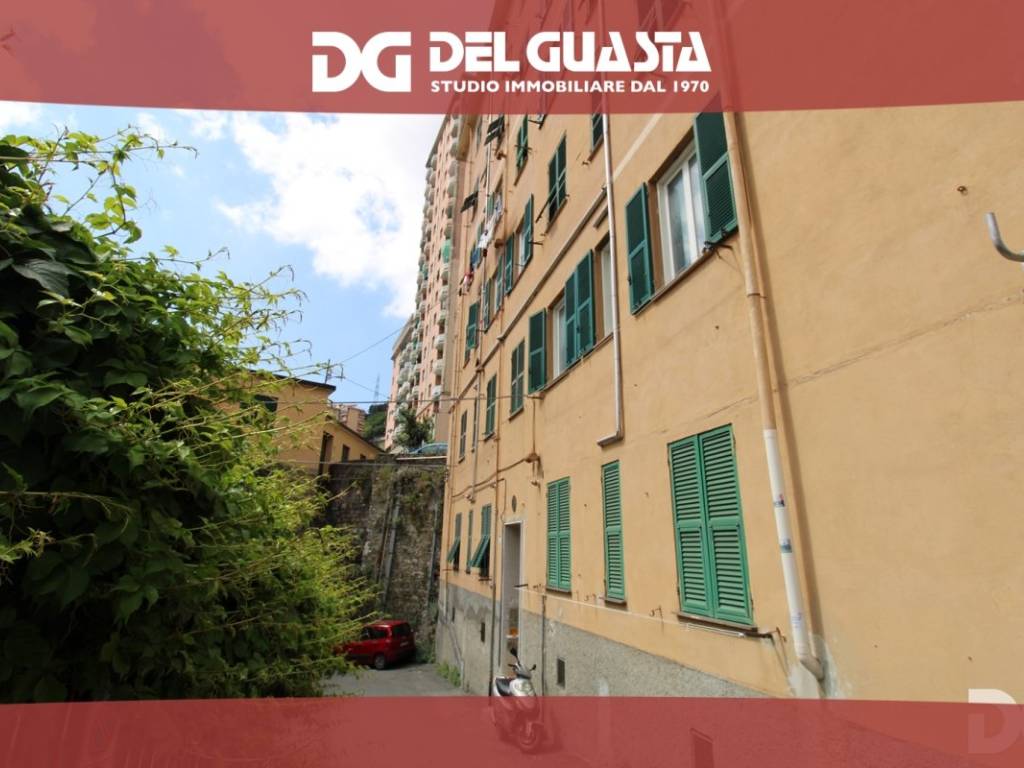 appartamento in vendita a Genova in zona Quezzi