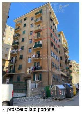 appartamento in vendita a Genova in zona Sampierdarena