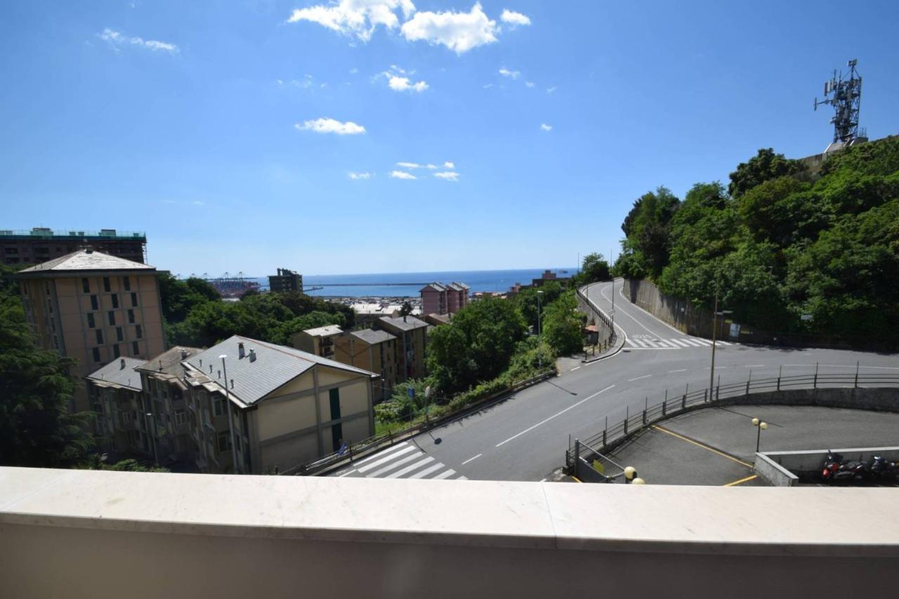 appartamento in vendita a Genova in zona Palmaro / Pra'