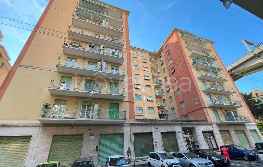 appartamento in vendita a Genova in zona Bolzaneto