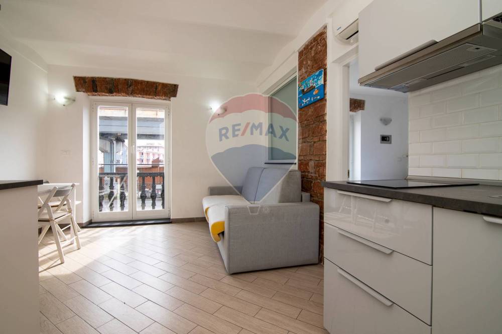 appartamento in vendita a Genova in zona Sottoripa / Maddalena / Molo