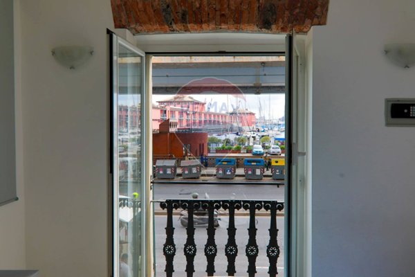 appartamento in vendita a Genova in zona Sottoripa / Maddalena / Molo