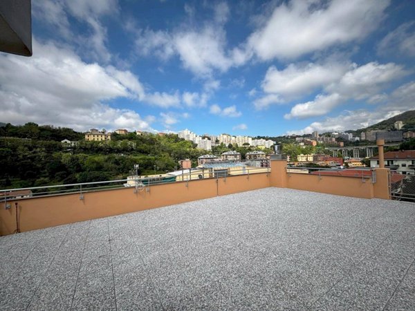 appartamento in vendita a Genova in zona Rivarolo