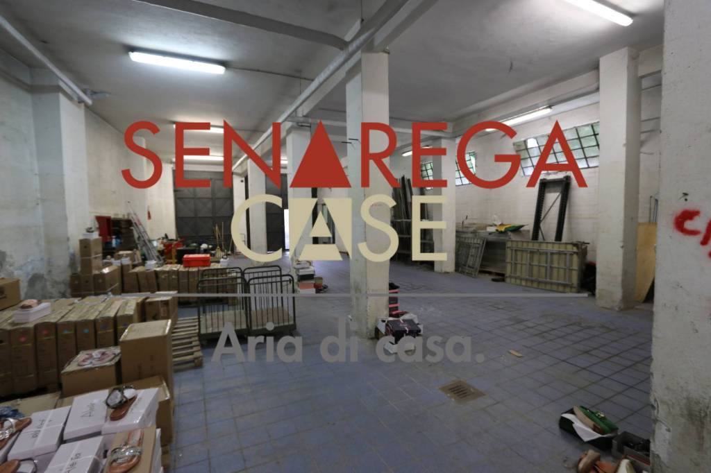 locale commerciale in vendita a Genova in zona Quezzi