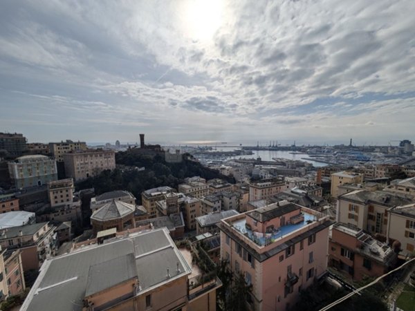 appartamento in vendita a Genova in zona Oregina