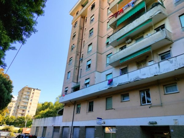 appartamento in vendita a Genova in zona Rivarolo