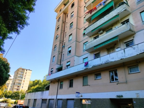 appartamento in vendita a Genova in zona Rivarolo