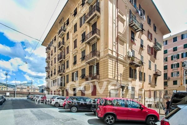 appartamento in vendita a Genova in zona Foce