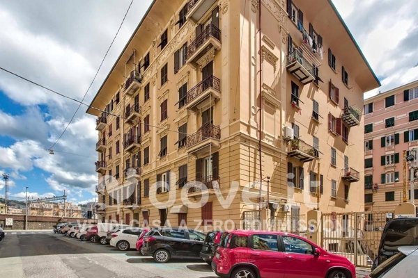 appartamento in vendita a Genova in zona Foce