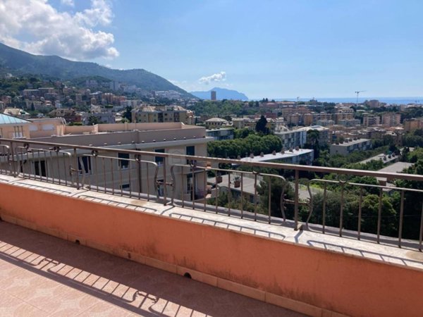 appartamento in vendita a Genova in zona Sturla